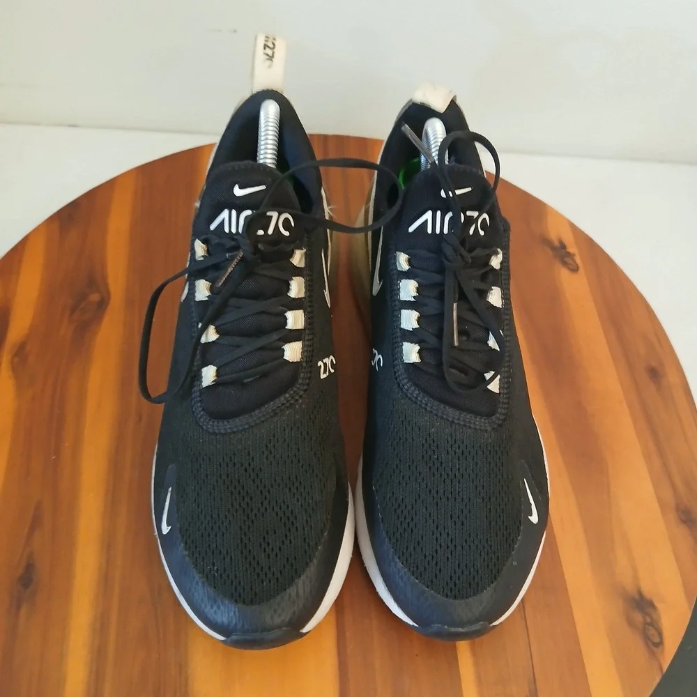 Nike see images